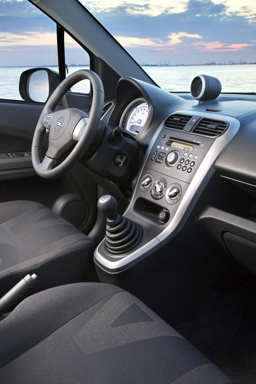  Opel Agila 2008 года  (фото 42 из 107)